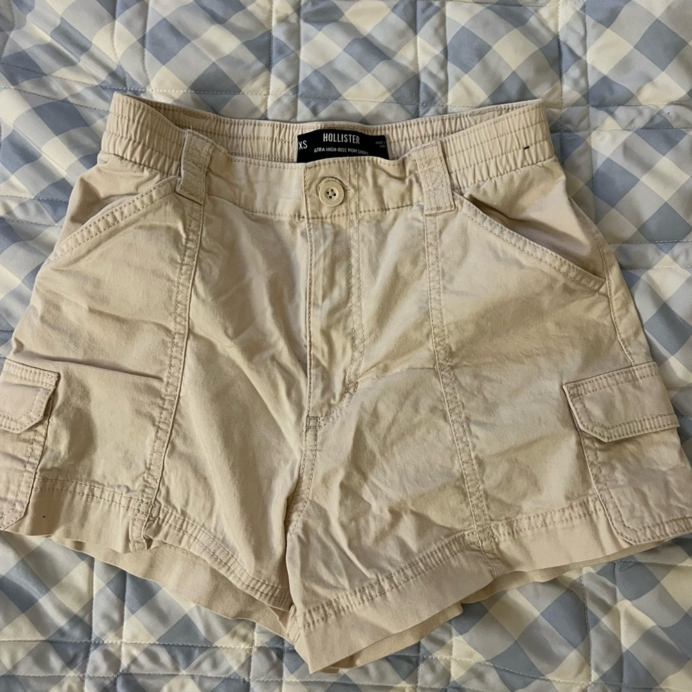 Hollister cargo mom shorts